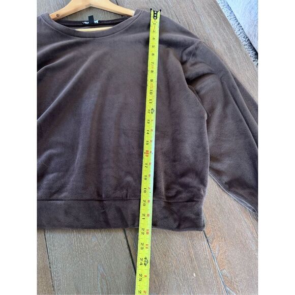 NWOT Express Brown Velvet Crewneck Sweater Size Large - Picture 6 of 8